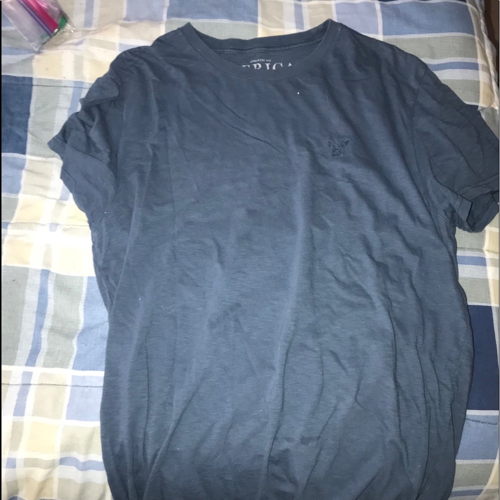 American Eagle t shirt